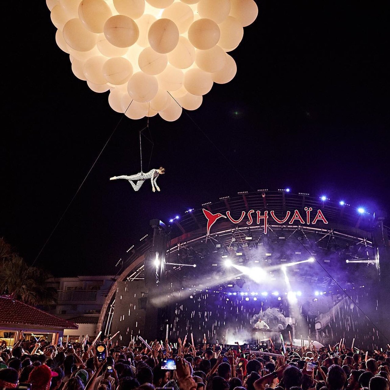 Ushuaia VIP table Dress Code